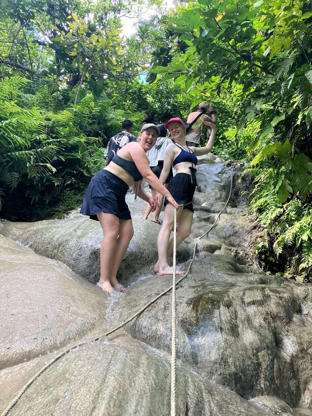 Chiang Mai: Sticky Waterfall scenic loop unseen lake &temple - Timing, cost, and practical tradeoffs