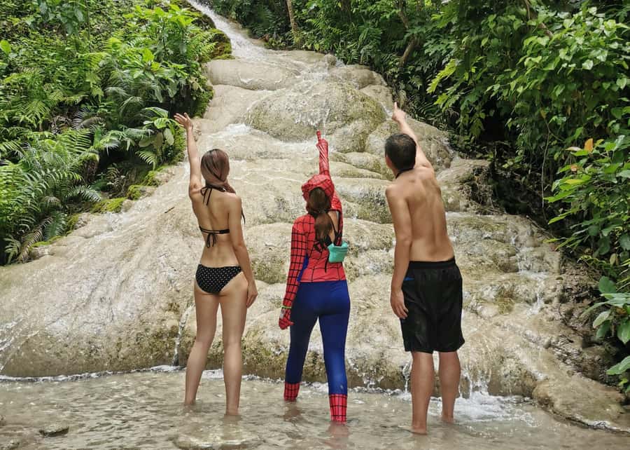 Chiangmai : A Bamboo Raft Safari , Sticky waterfalls, - Climbing Bua Thong Sticky Waterfalls