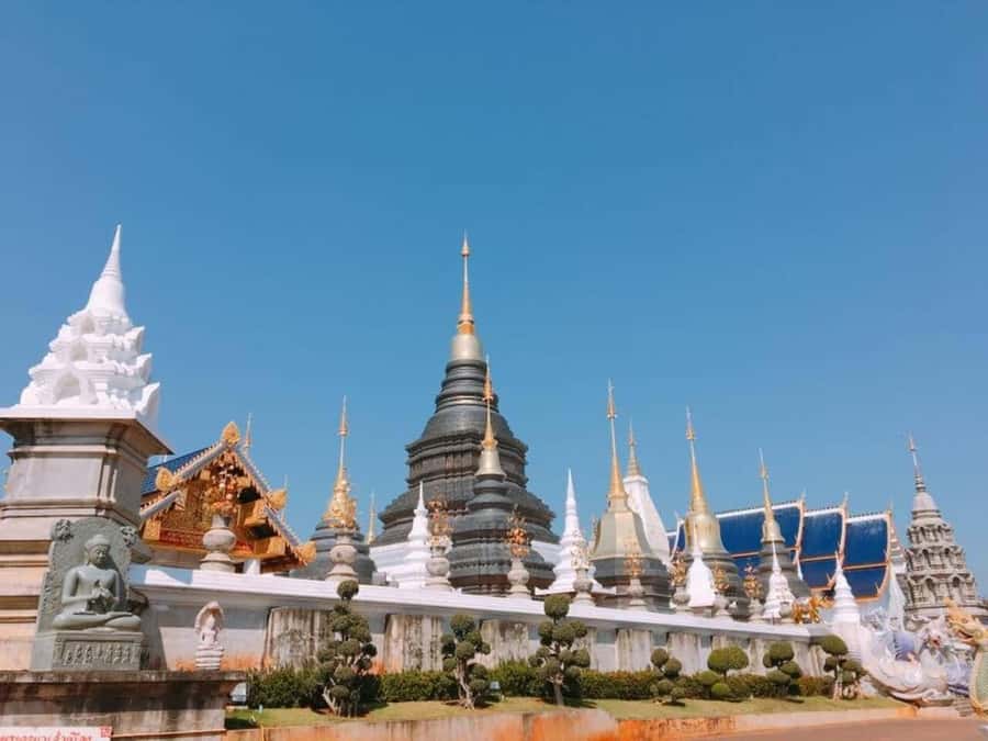 Chiangmai : Sticky waterfall & Land of angels & Wat ban den. - Lunch at a local place