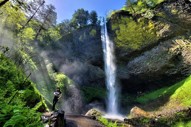 Columbia Gorge Waterfalls and Mt. Hood Tour - Full Day - Multnomah Falls is the main event