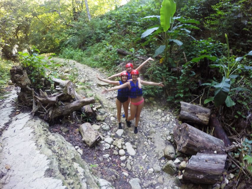 Damajagua: Waterfalls with Lunch Buffet - What the guides add to the day