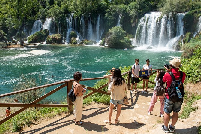 Day Trip to Mostar and Kravice (English-Español) - Guides, language, and what can change from one departure to the next