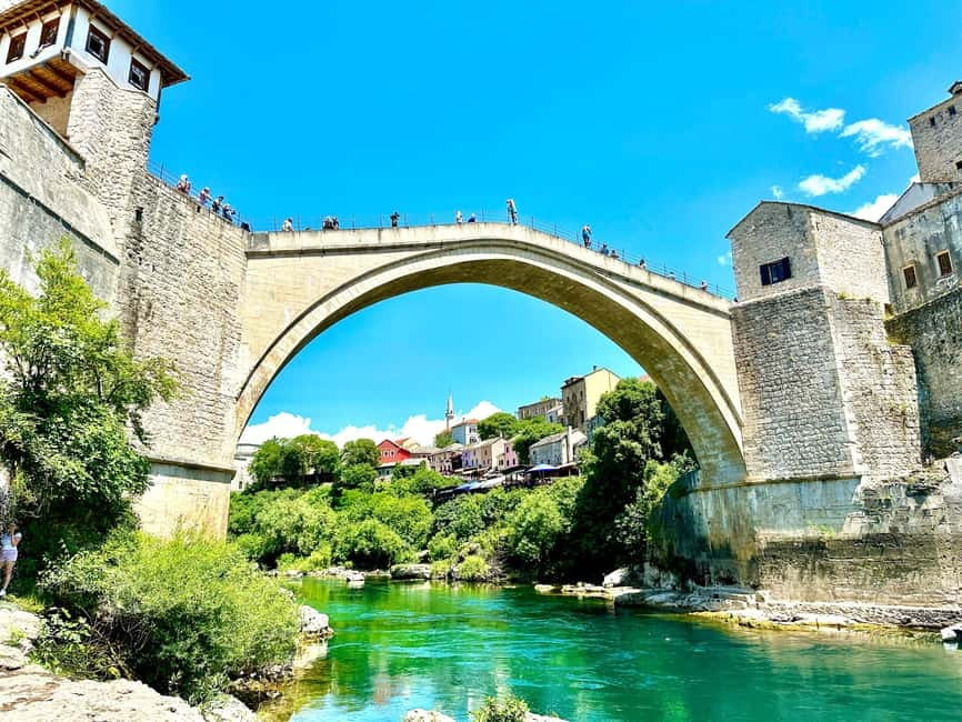 Dubrovnik: Private Tour to Mostar and Kravice Waterfalls - Lunch in Mostar and the value of local prices