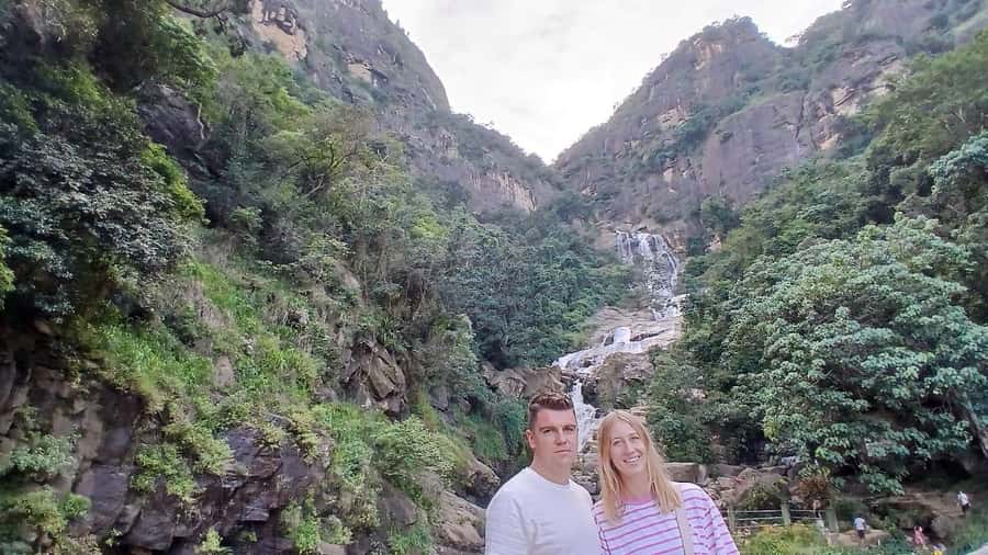 ELLA Lipton Seat Tea Test & Pluck 9Arch, Waterfalls, & Lunch - Ella Rock for a proper walk