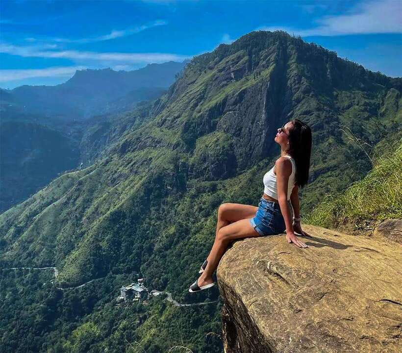 Ella: Little Adam's Peak, 9 Arch Bridge, Ravana Falls Tour - Ravana Falls: a quick roadside stop