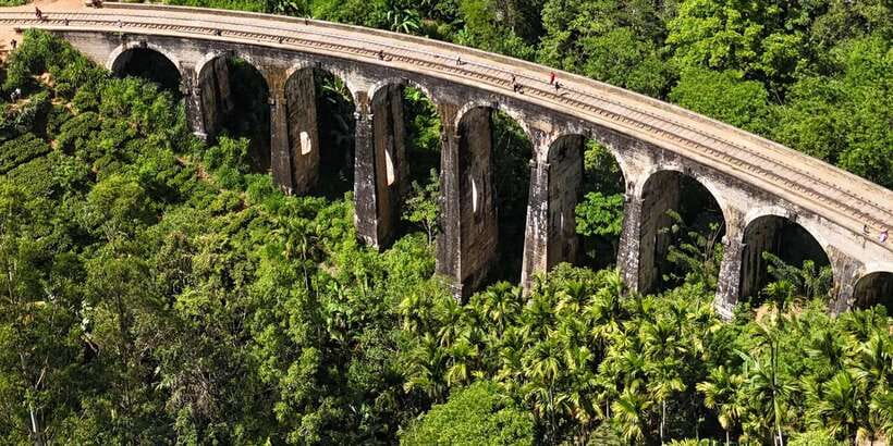 Ella: Little Adam's Peak, Nine Arches Bridge & Waterfalls - What to pack for the hills and waterfalls