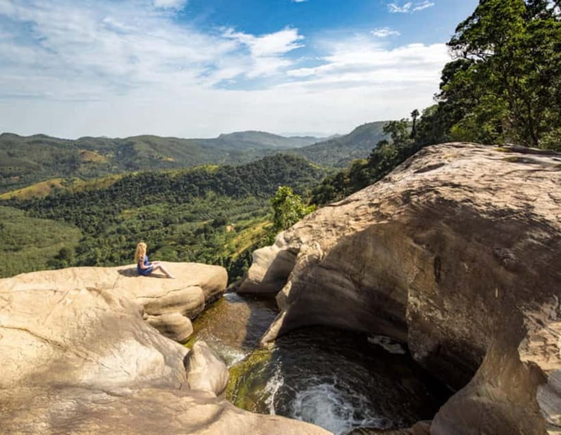 Ella: Tuk Tuk Tour to Diyaluma and Secret Waterfalls - Upper Diyaluma and the walk uphill