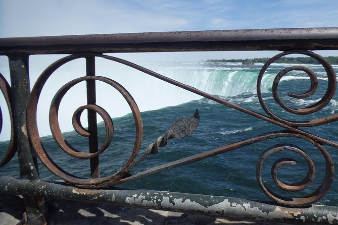 Fall for Niagara Tour - The first pause may be Maple Leaf Place