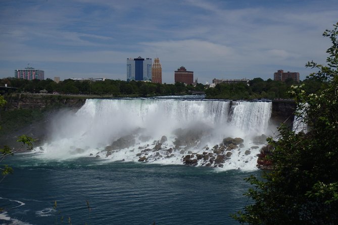 Fall for Niagara Tour - Niagara Parkway: short stops with real scenery