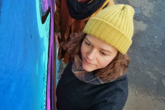Falls road Murals Walking Tour with former prisoners - Private touring for up to eight people
