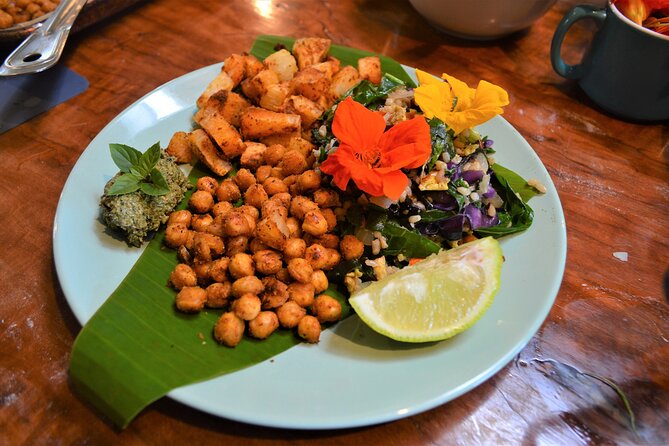 Farm to Table Cooking Class at Kulaniapia Falls - How the small group changes the class