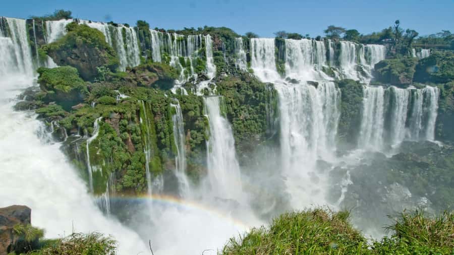 Foz do Iguaçu: Brazilian Side of the Falls + Bird Park - The Devil’s Throat viewpoint is the big payoff