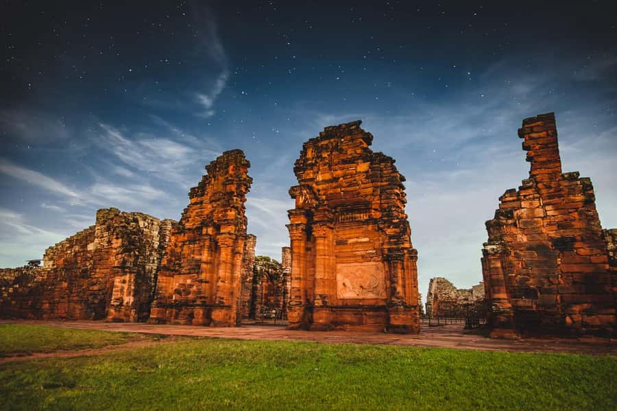 Foz do Iguaçu: Wanda Mines and San Ignacio Ruins Day Trip - Guides, languages, and the need to confirm details