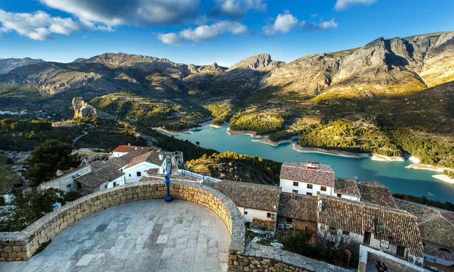 From Alicante: Guadalest, Altea & ticket in Algar Waterfalls - Guadalest and the climb to Castillo de San José