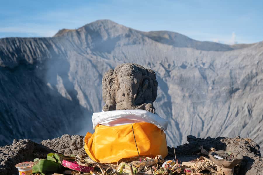 From Bali: Bromo Tumpaksewu Waterfall Shared Guided Tour - Guides, vehicles, and the human side of the trip