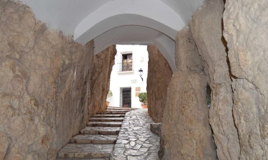 From Benidorm: Guadalest, Altea & ticket in Algar Waterfalls - How the timing feels over nine hours
