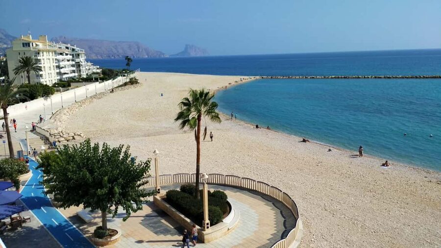 From Calpe: Guadalest, Altea & Algar Waterfalls - Altea: white streets and the famous blue domes