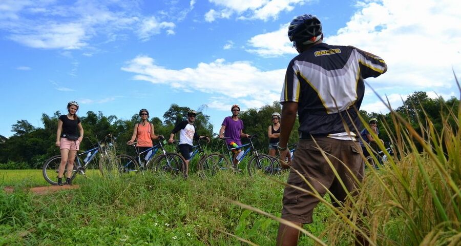 From Chiang Mai: Mae Taeng Valley and Waterfalls Cycle Tour - Wat Ban Den and its elaborate details