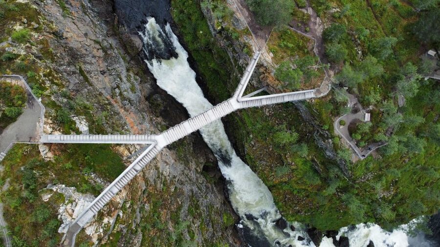 From Eidfjord: Vøringfossen Waterfall Nature Tour with Guide - Hardangervidda gives the tour its wider setting