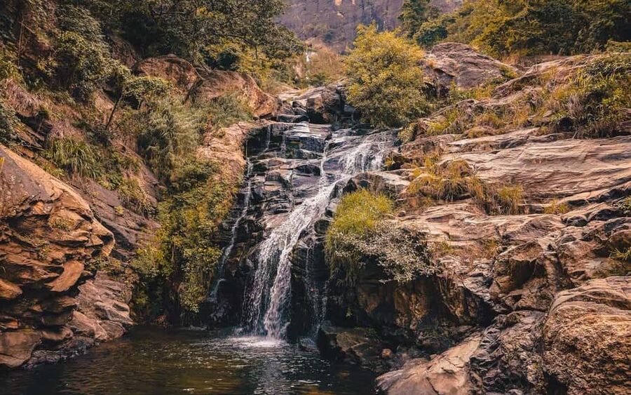 From Ella : Waterfalls, Nine Arch Bridge, Little Adam's Peak - Demodara Railway Loop from the viewpoint
