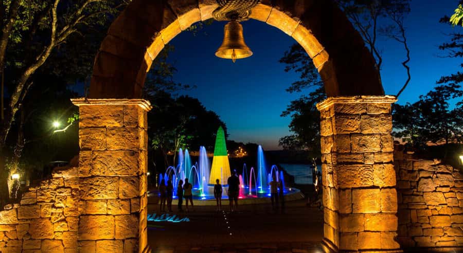 From Foz do Iguazu: Triple Frontier Landmark Ticket - Arriving at the three-country viewpoint