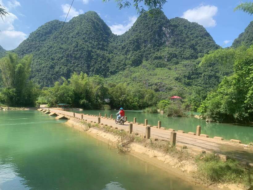 From Hanoi: Ban Gioc Waterfall - Local Villages 2nights/1day - Ban Gioc Waterfall and the border river
