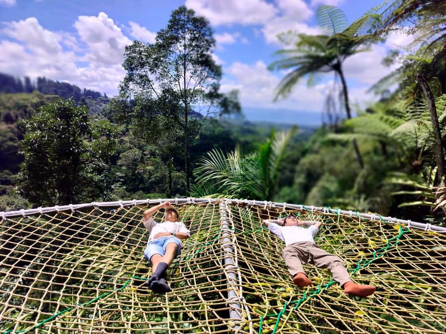 From Jakarta: Situ Gunung Suspension Bridge & Waterfall Tour - The lake stop and lunch in Sukabumi