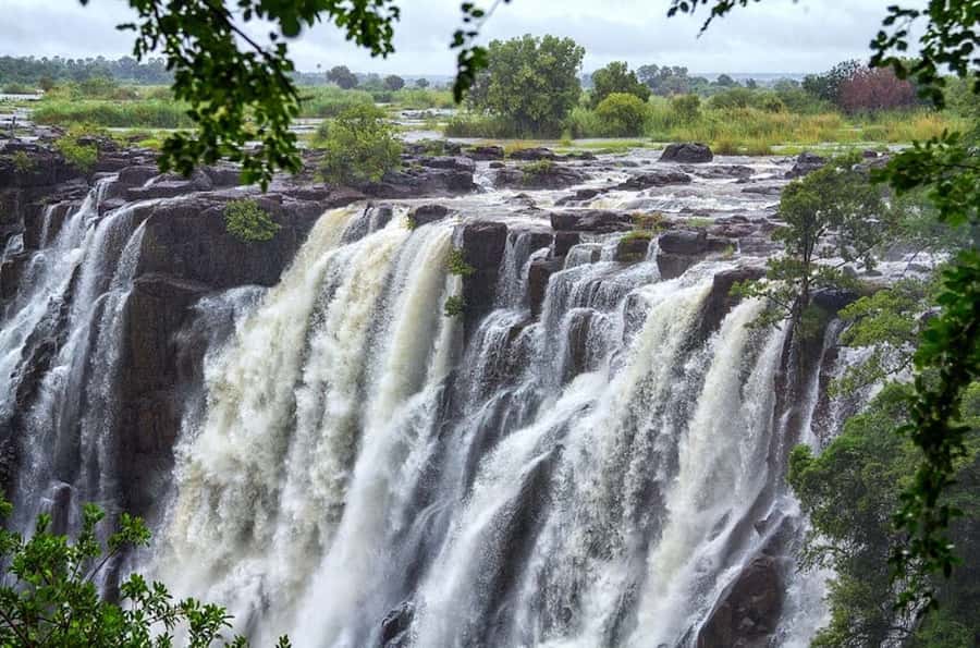 From Livingstone: Victoria Falls Guided Half-Day Tour - Why the Knife Edge Bridge matters