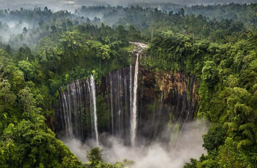 From Malang: Tumpak Sewu Waterfall Sharing Tour - The descent is the real adventure