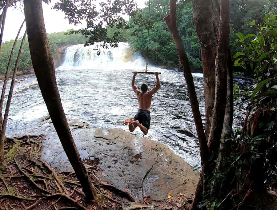 From Manaus: Presidente Figueiredo Waterfalls Daytrip - Walking into Gruta do Refugio