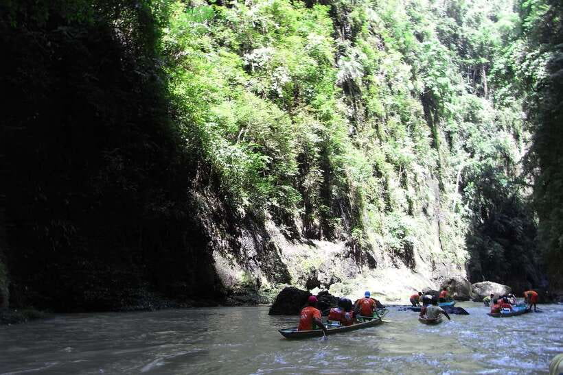 From Manila: Majestic Pagsanjan Falls Adventure - Reaching the 300-foot waterfall