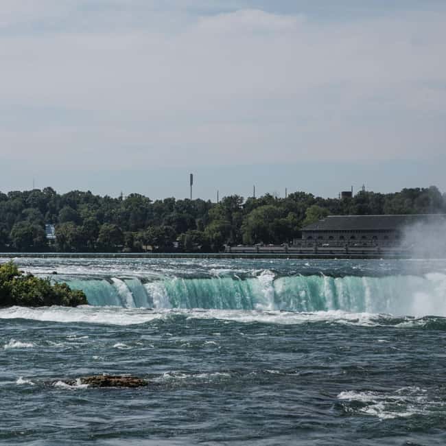 From New York City: Niagara Falls Guided Tour - A night bus to one unforgettable morning