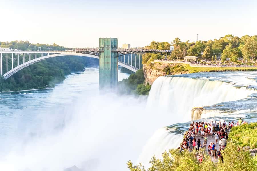 From NYC: 1-Day Niagara Falls Tour - What the guides do well