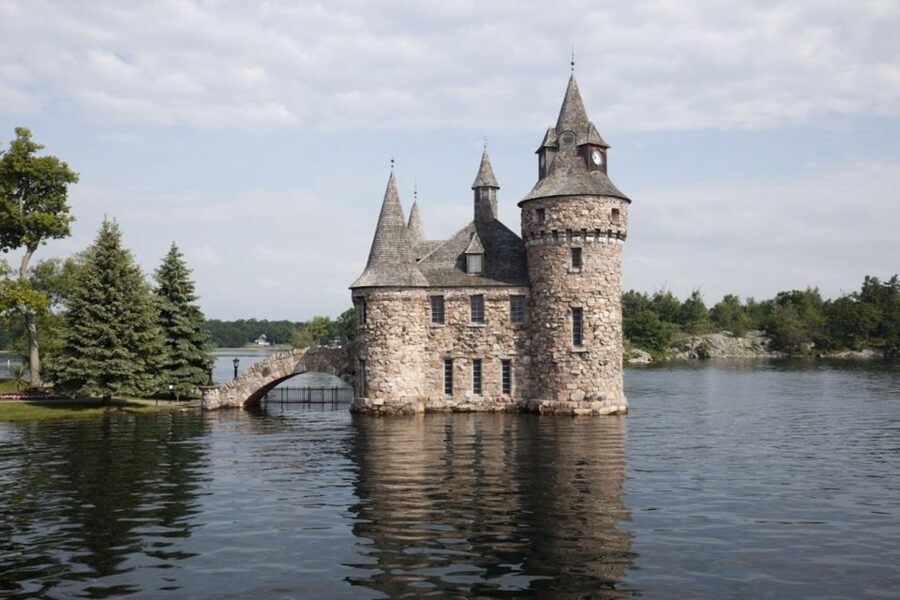 From NYC: Niagara Falls & 1000 Islands 3-Day Tour - Toronto’s compact city tour