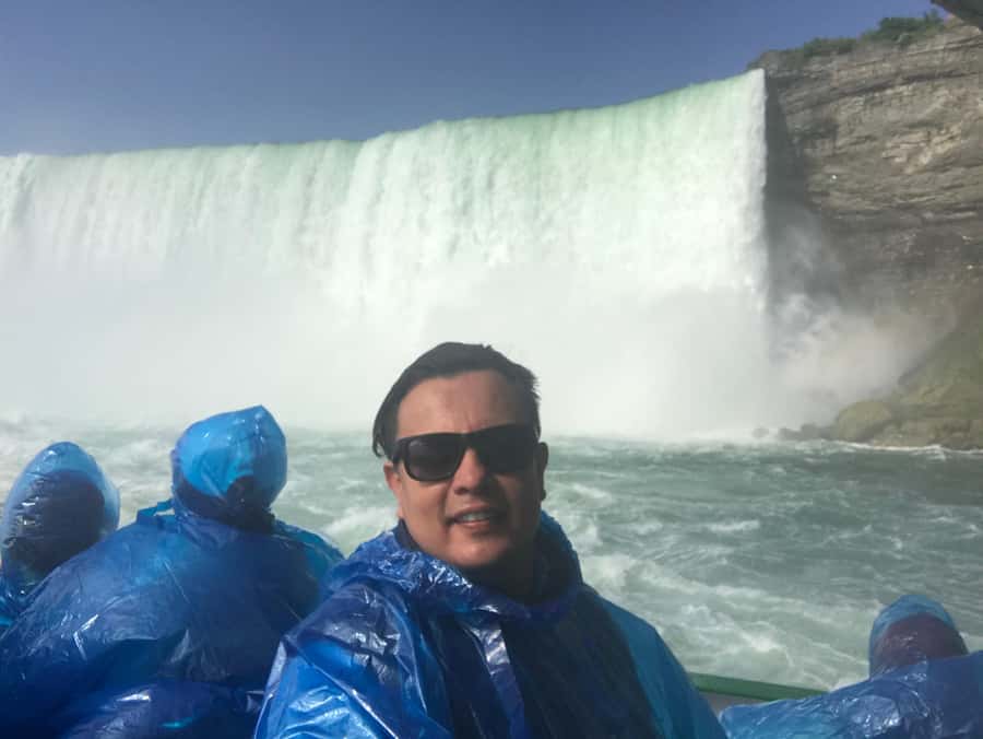 From NYC: Niagara Falls Day Trip with Optional Boat Ride - Guide quality and the bilingual format