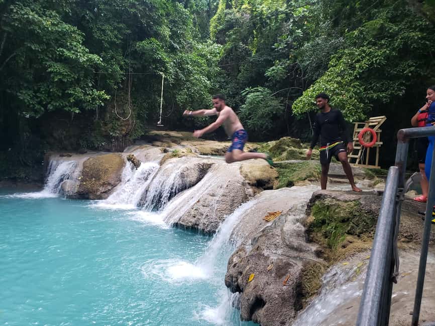 From Ocho Rios: Blue Hole Secret Waterfall & Highlight Tour - Fresh Jamaican fruit, a small stop with real value