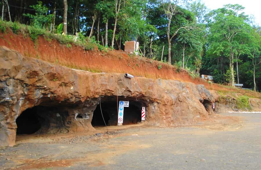 From Puerto Iguazu: San Ignacio Ruins and Wanda Mines Tour - Key points to know before booking
