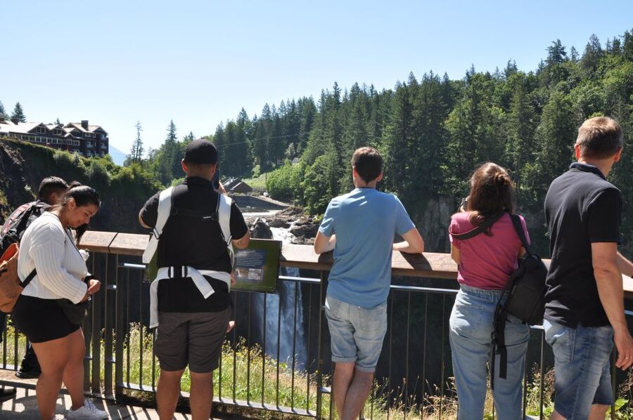 From Seattle: Snoqualmie Falls and Wineries Tour w/ Transfer - Optional stops, chocolate, and changing plans