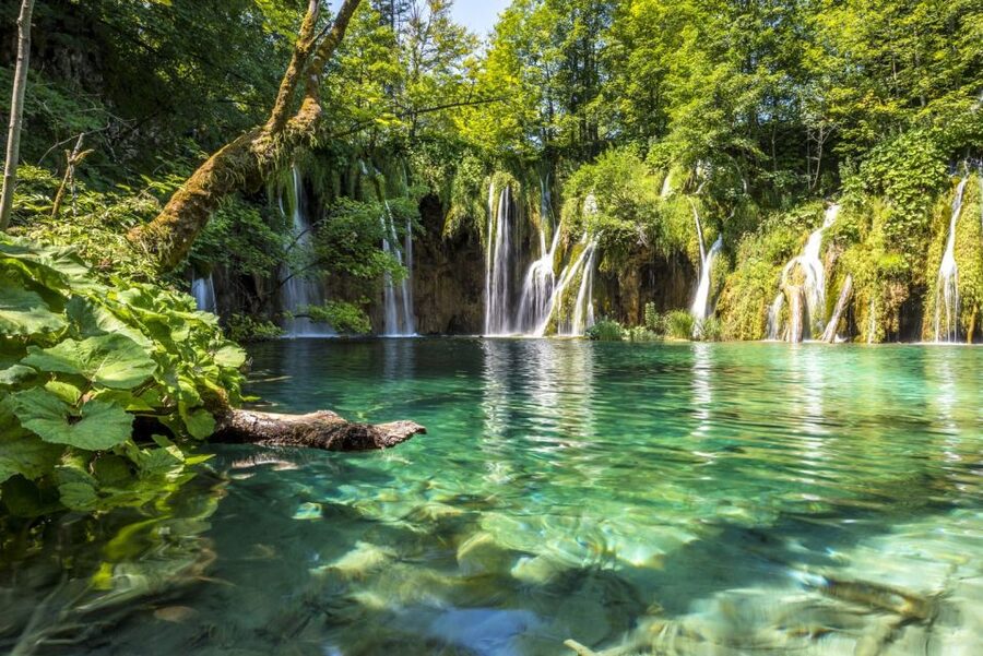 From Split: Plitvice Lakes Fully-Guided Day Tour - The three-hour journey north