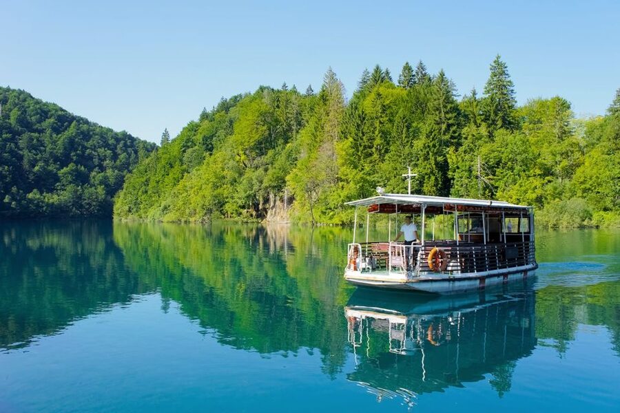 From Split: Plitvice Lakes Fully-Guided Day Tour - Walking the Upper Lakes