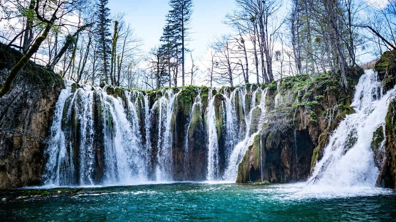 From Split: Plitvice Lakes Guided tour - Upper Lakes, waterfalls, and wooden paths