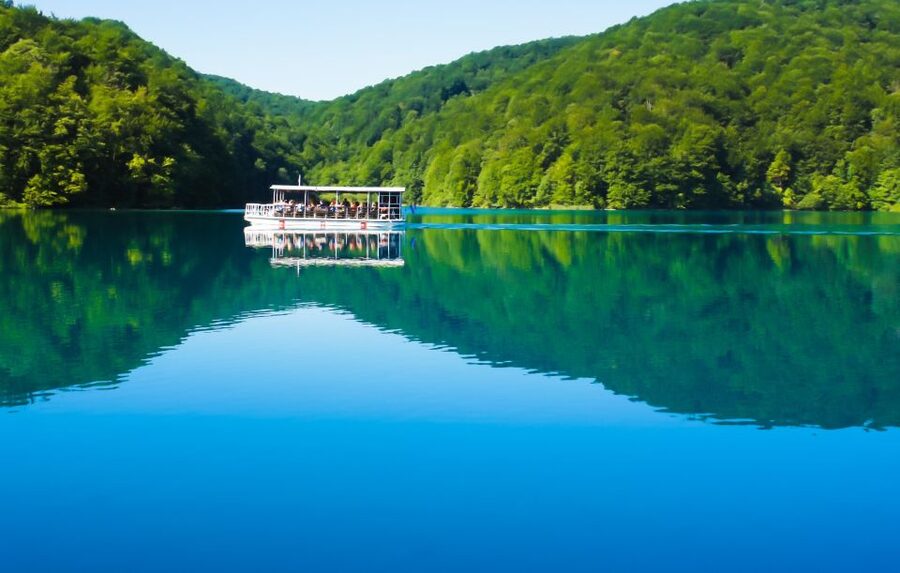 From Split: Plitvice Lakes Guided Tour with Entry Tickets - Seeing Plitvice from the water and the train