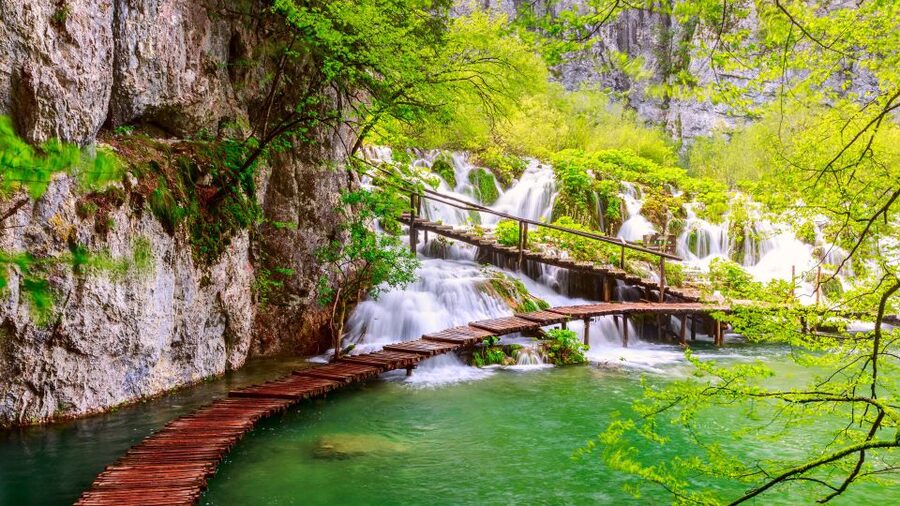 From Split: Transfer to Zagreb with Stop at Plitvice Lakes - Why this transfer works so well