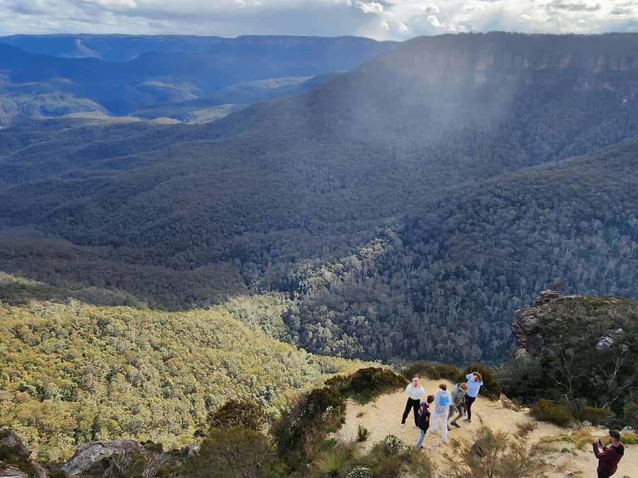 From Sydney: Blue Mountains Tour with Waterfall Walk & Lunch - The Three Sisters and the Katoomba stop