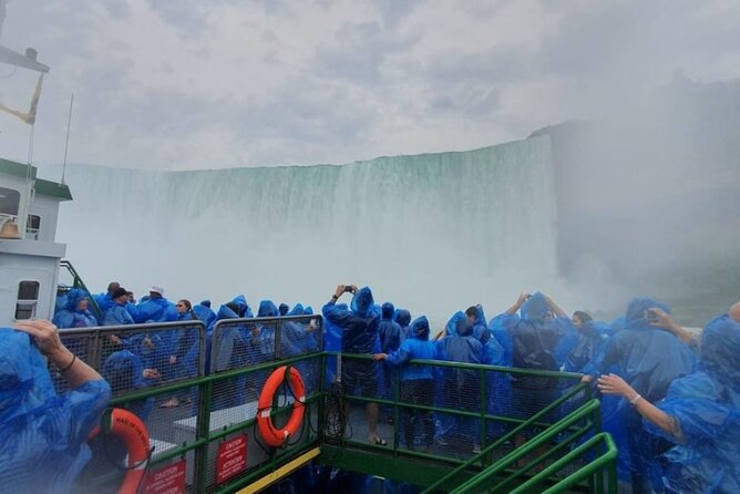 From Toronto: Niagara Falls Day Tour with Optional Boat Cruise - Three to four hours at the Falls requires a plan