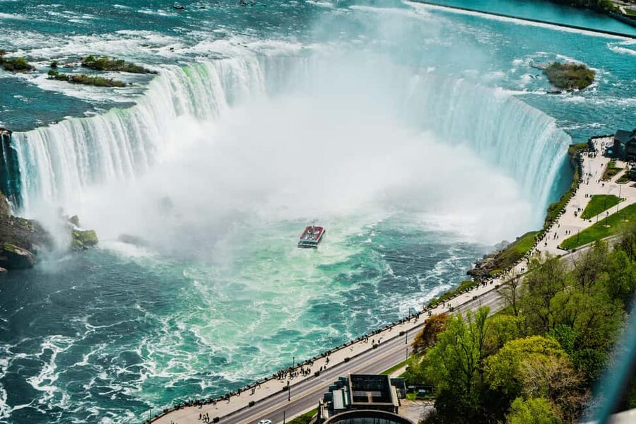 From Toronto: Niagara Falls Tour with Cruise & Maple Tasting - Maple tasting, sweets, and the tasting-stop question