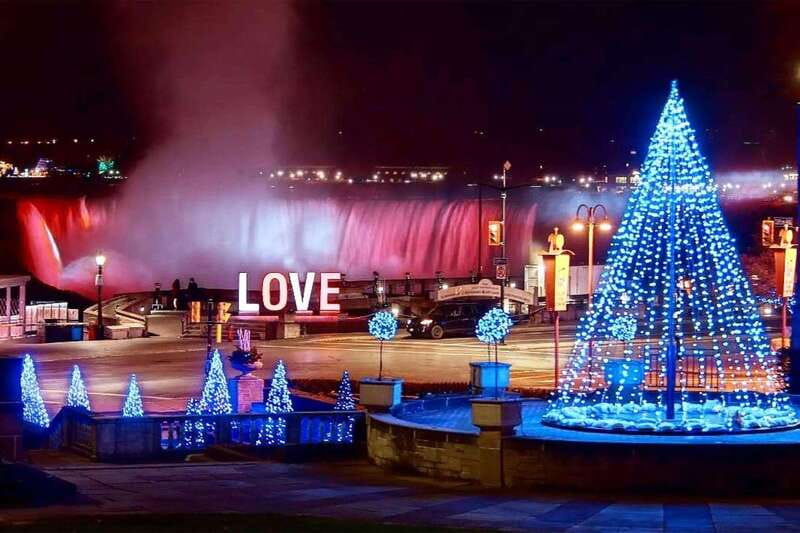 From Toronto: Winter Festival of Lights Niagara Falls Tour - How the coach setup affects the day