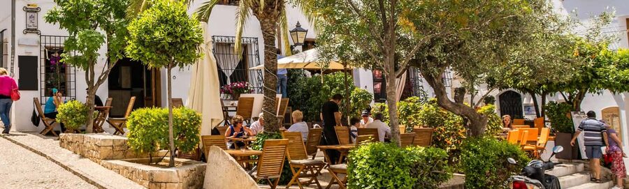 From Valencia: Trip to Guadalest, Altea, and entry to the Algar Waterfalls - What to pack and how to use your free time