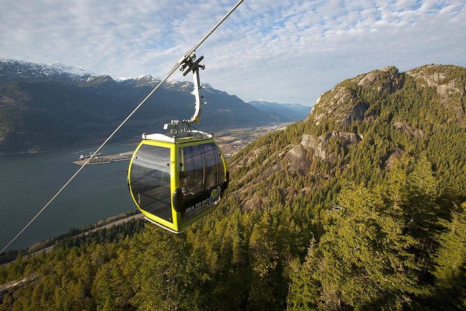 From Vancouver: Whistler & Sea to Sky Gondola with Shannon Falls - The Sea to Sky Highway sets the tone