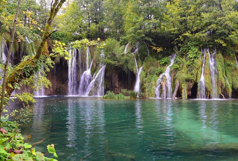 From Zadar: Plitvice Lakes National Park Tour - Weather, Crowds, and What to Pack